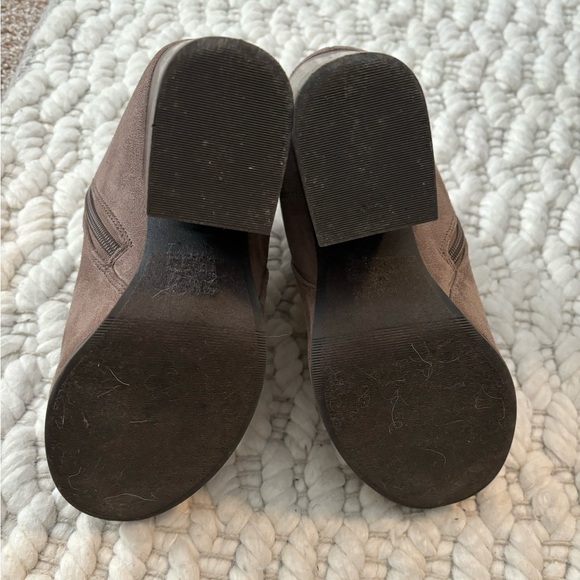 Women’s Tan Booties Size 9 - Picture 4 of 4